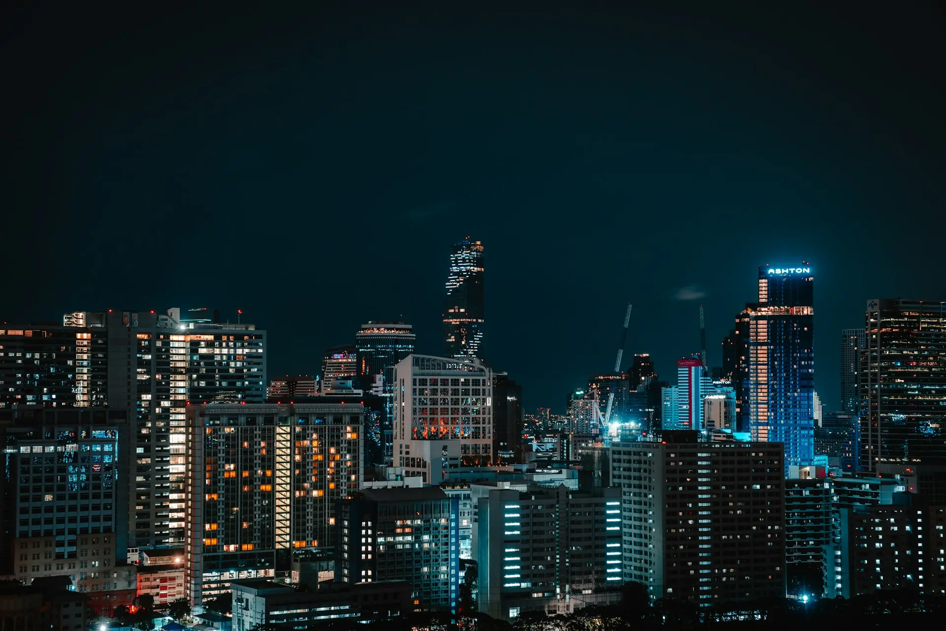 Thonglor after dark