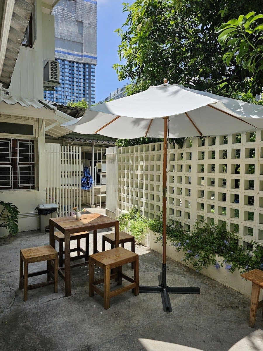 Ezra Café & Space