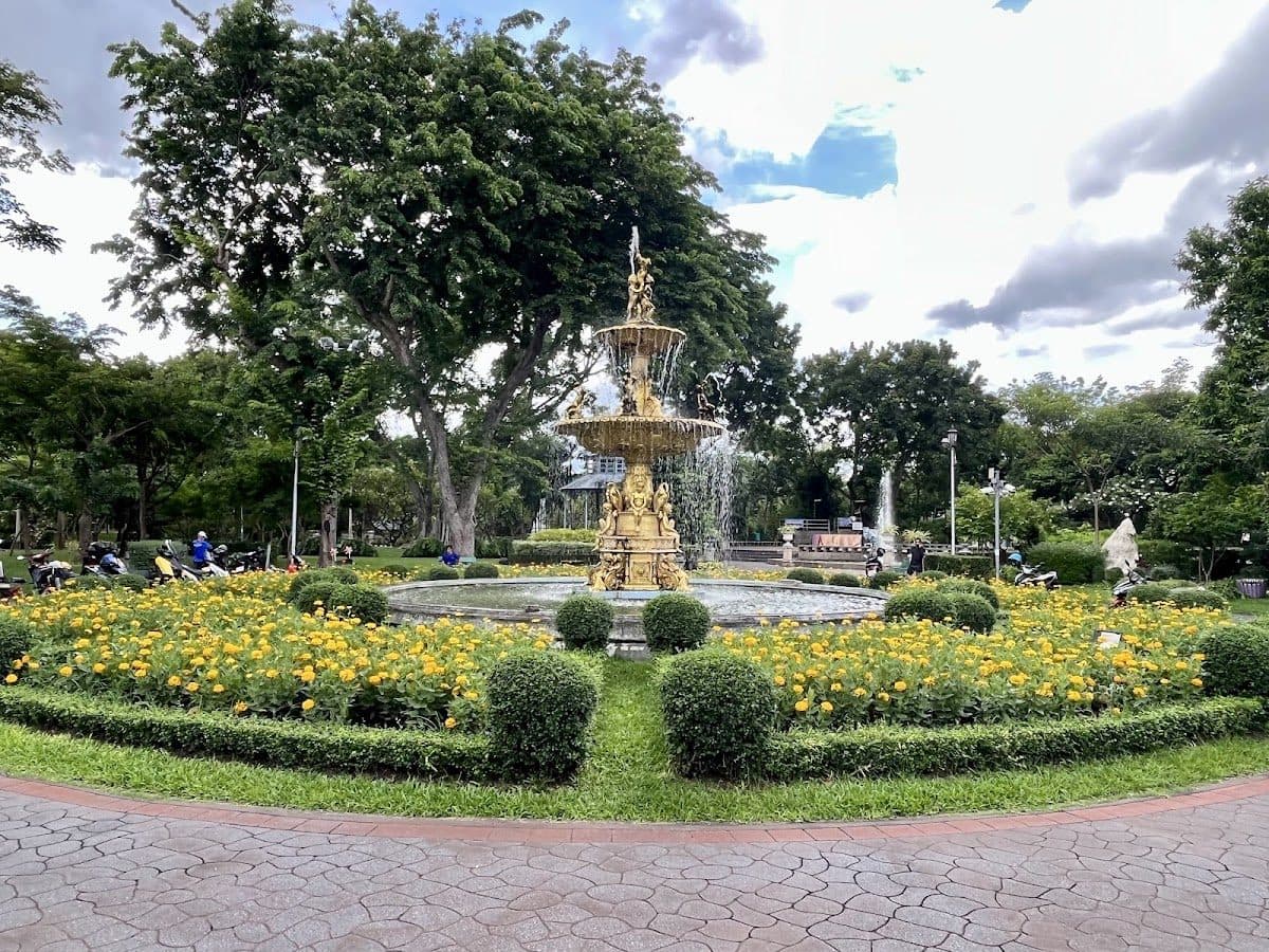 Saranrom Royal Garden